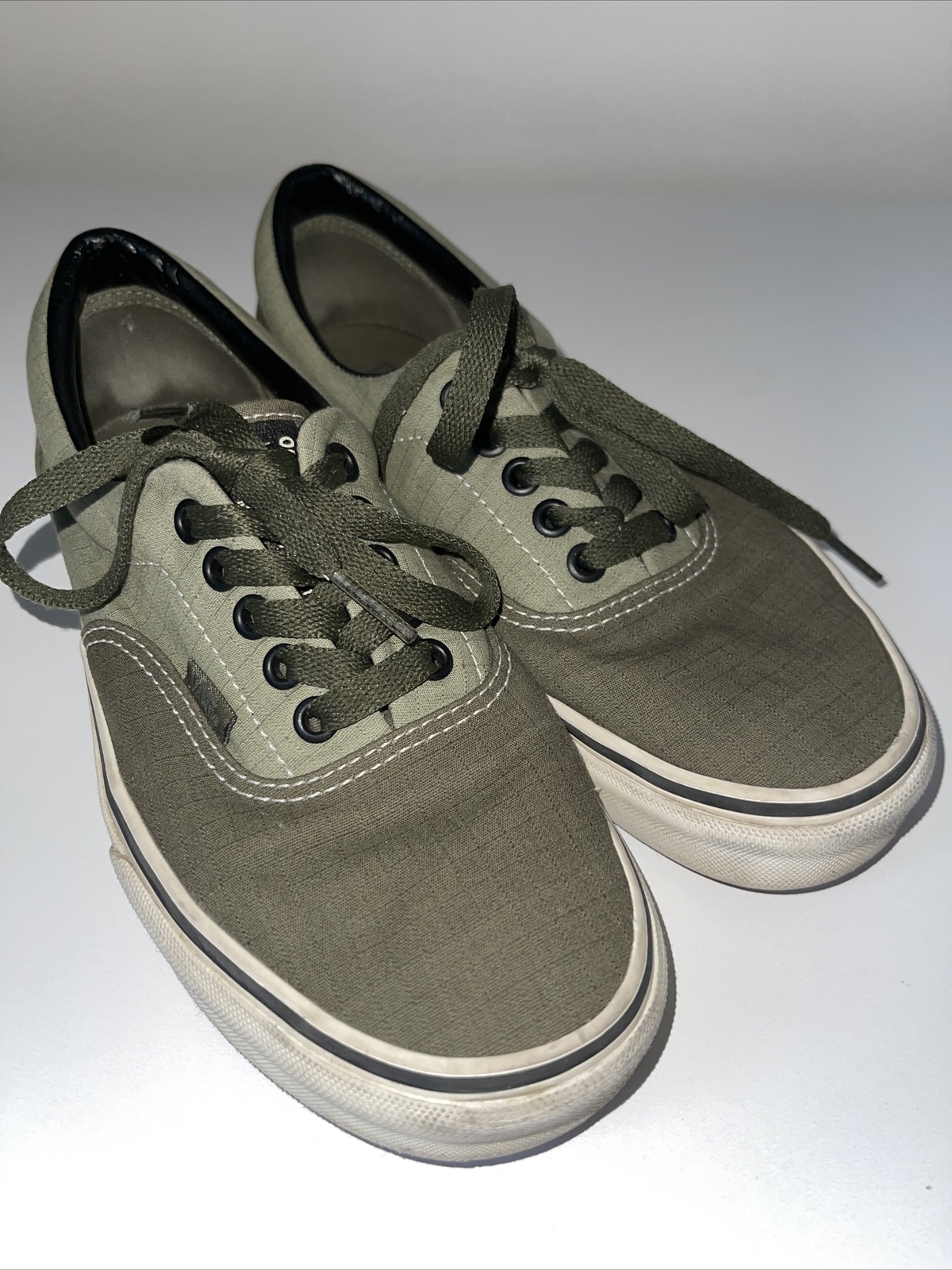 Vans off the wall two toned olive green tennis shoes … Gem