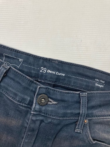 Jeans LEVI DEMI CURVE PIERNA RECTA - W29 L32 - Negro - Excelente Estado - Imagen 3 de 4