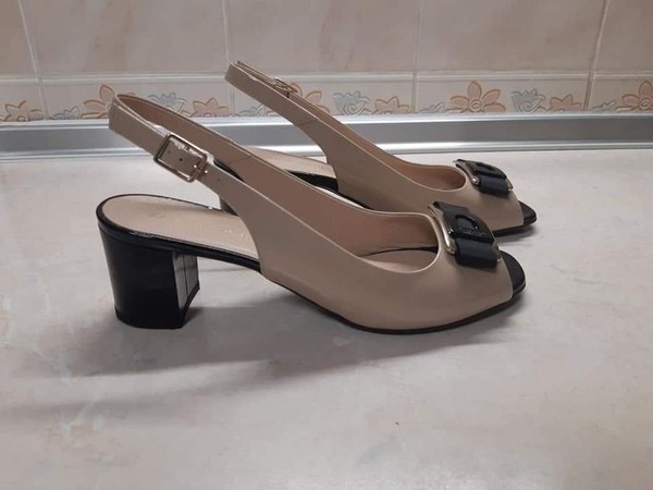 Women Donna Serena Heels Beige Leather 38
