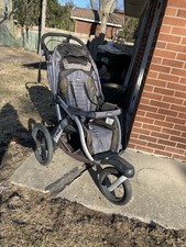 Chicco Activ3 Jogging Stroller. Great for all Terrain