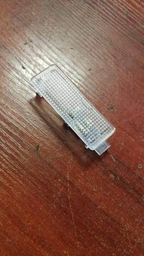 BMW 1ER E81 E82 E87 E88 INNENAUSSTATTUNG HÖFLICHKEITSLEUCHTE 6961999