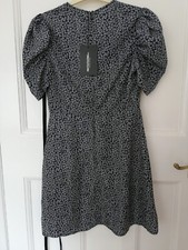 Floral Print Dress Navy and Cream Size 10 by Pretty Little Thing