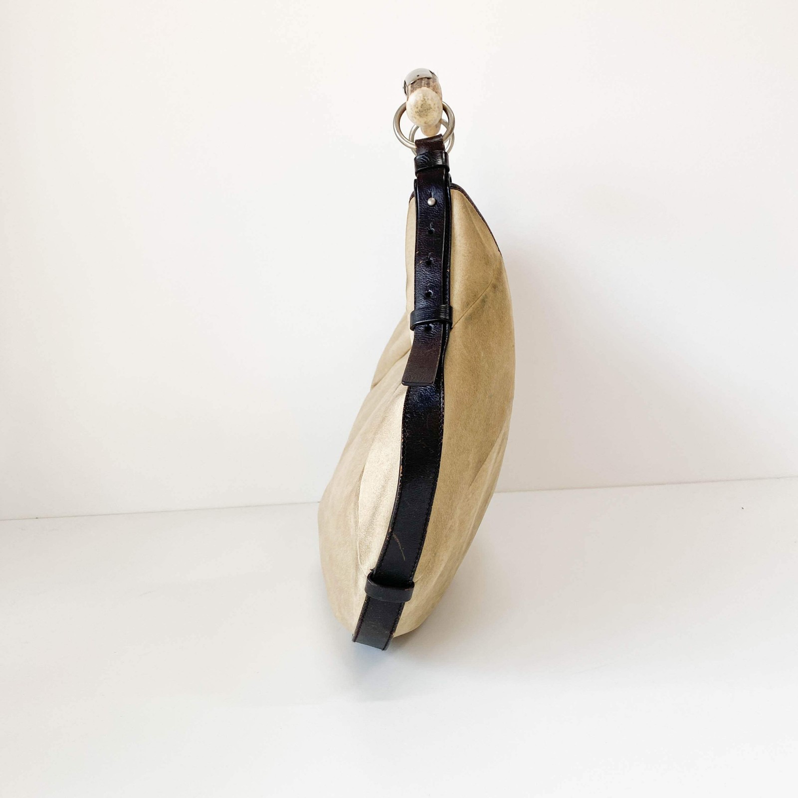 Borsa a tracolla SAINT LAURENT Mombasa beige scamosciata