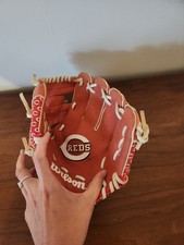 cincinnati reds Wilson Kids Baseball Glove Red Leather
