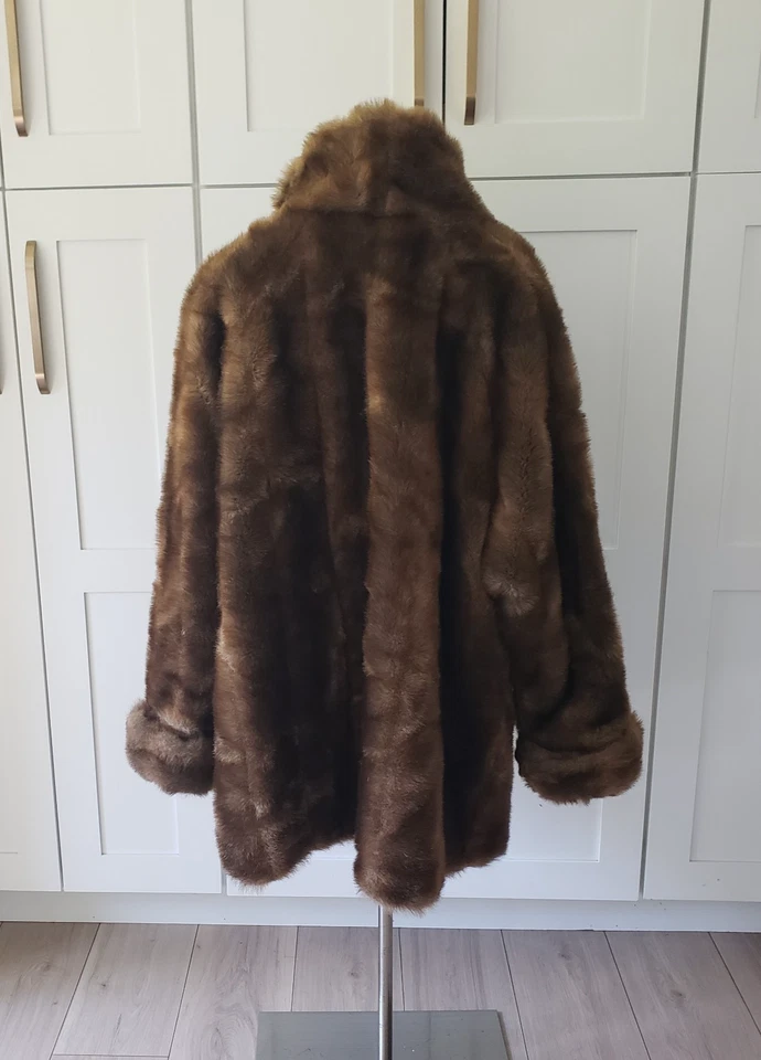 VTG Komitor Faux Fur Coat 2X Long Union Made in USA Mob Wife Carrie Bradshaw - Image 2 of 4
