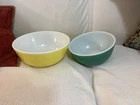 Vintage Pyrex Bowls 9” Green And 10” Yellow Set Of 2