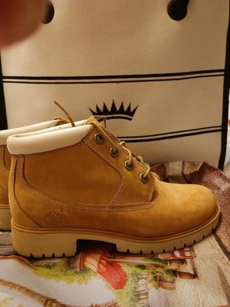Women Timberland Boots Beige Nubuck 38 #NYEI