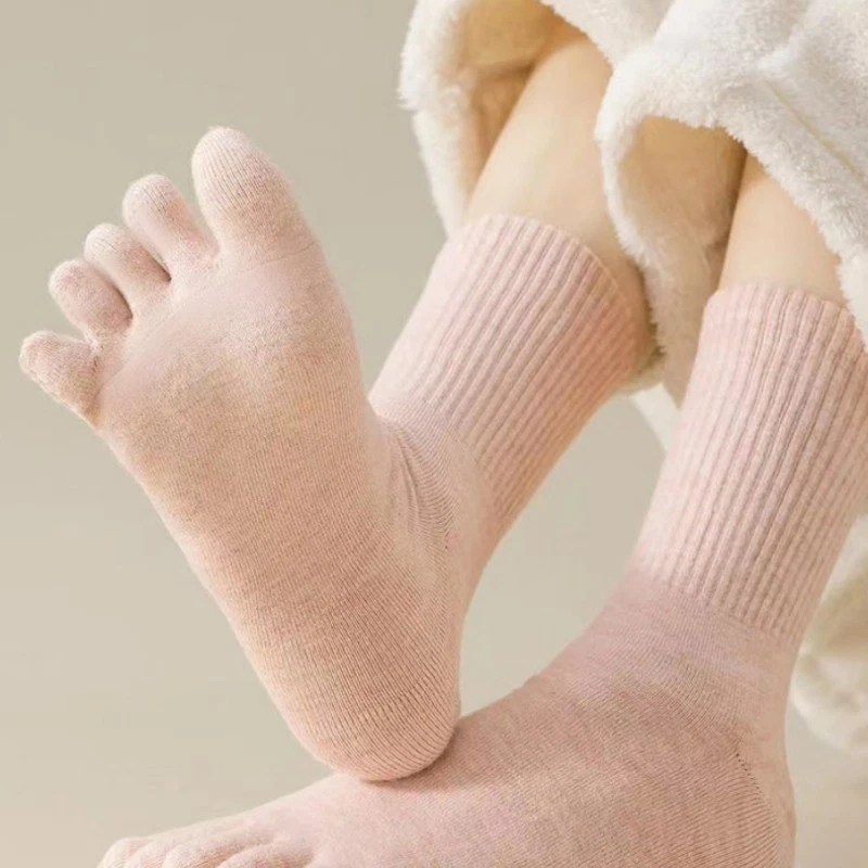 5 pares de calcetines suaves deportivos difusos cálidos gruesos pesados cálidos con punta de cinco dedos para mujer  Foto 3 de 4