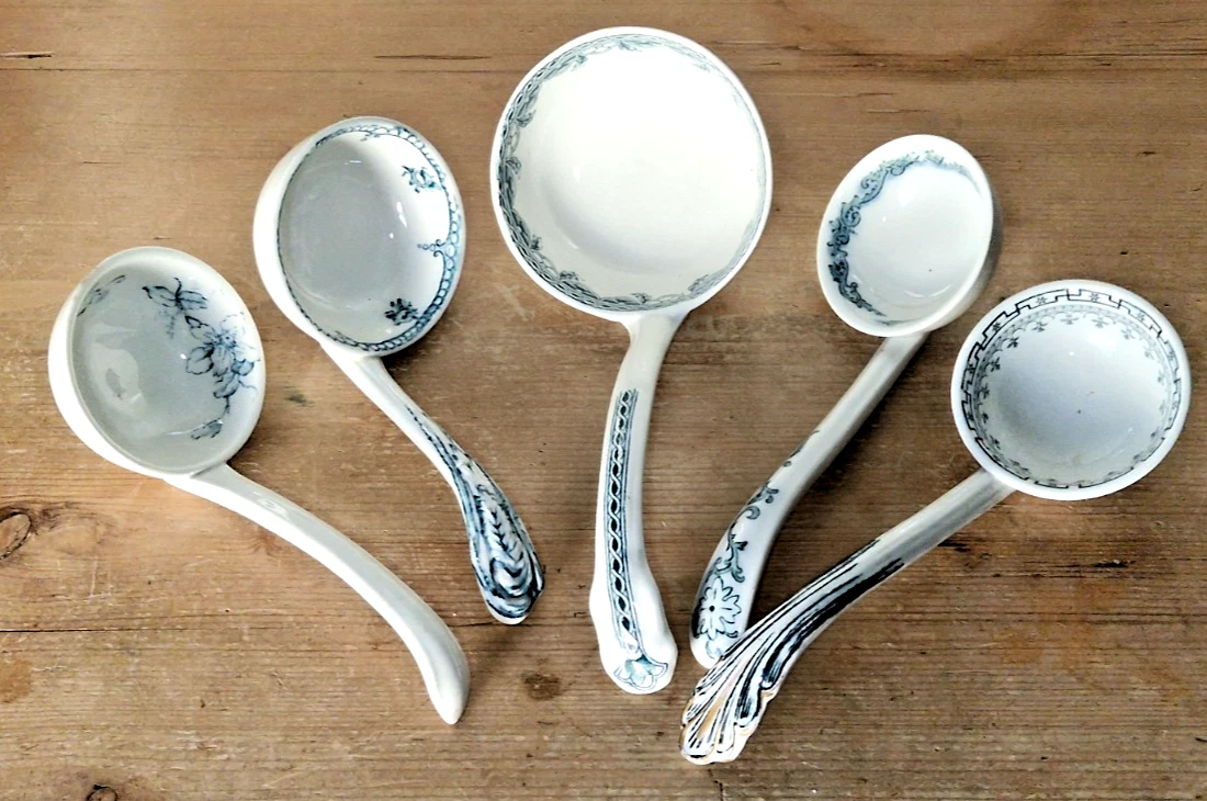 5 VINTAGE ANTIQUE PORCELAIN TUREEN SAUCE GRAVY CREAM LADLES BLUE & WHITE
Opens in a new window or ta