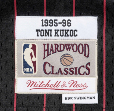 トニ・クーコッチ スイングマンジャージ　TONI KUKOC Chicago Bulls Toni Kukoc Hardwood Classics 1997-98 Road