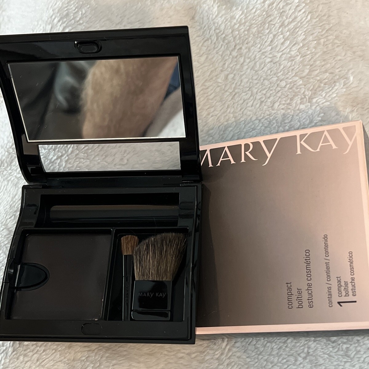 MARY KAY PERFECT PALETTE~UNFILLED~REFILLABLE COMPACT! | eBay Lot of 5 Mary Kay Cosmetic Compacts Refillable Makeup Palettes 017362 New main image 1