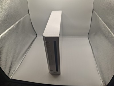 Nintendo Wii Konsole in Weis Weiß / PAL / Model RVL-001 / nur Konsole / GAMECUBE