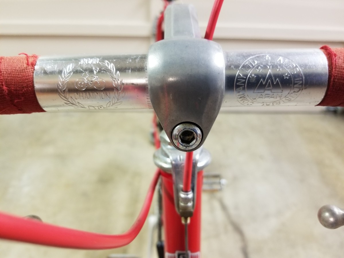 Vintage 1978 red Sekai 2000 men road bike, all original parts