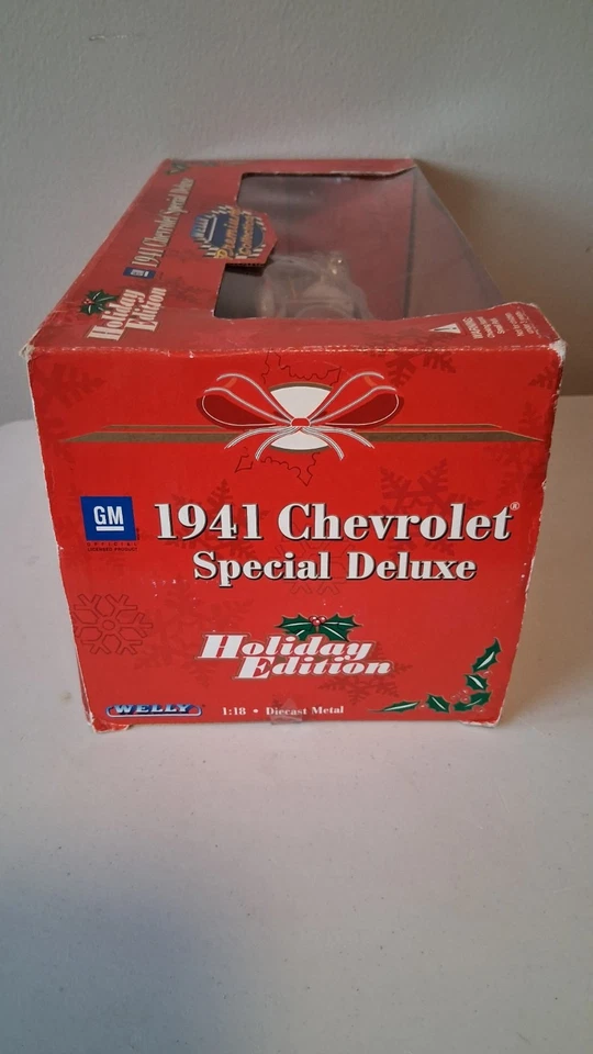 Welly 1/18 Scale Diecast 19862 - 1941 Chevrolet Special Deluxe Christmas - Image 4 of 4