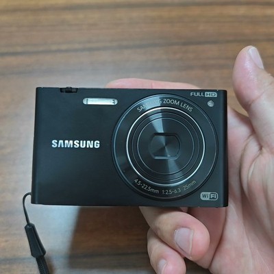 Samsung MV900f Digital Camera 16.1 MP 5x Optical Zoom with Touch Screen Black