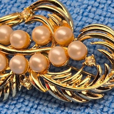 Vintage Coro Brooch Faux Pearl Gold Tone Leaf Spray Rhinestone Signed Over 2''