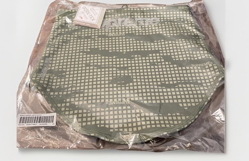 SUPREME/ WINDSTOPPER NECK GAITER OLIVE GRID CAMO OS FW21 (100% AUTHENTIC) NEW