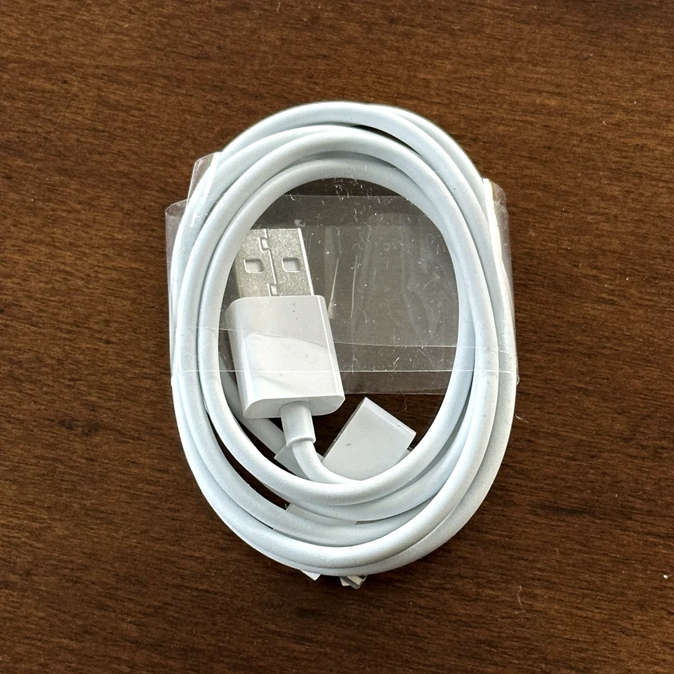 Genuine Apple iPod/iPhone 30-Pin Dock Connector to USB 2.0 Cable - BRAND NEW! - Image 2 of 3