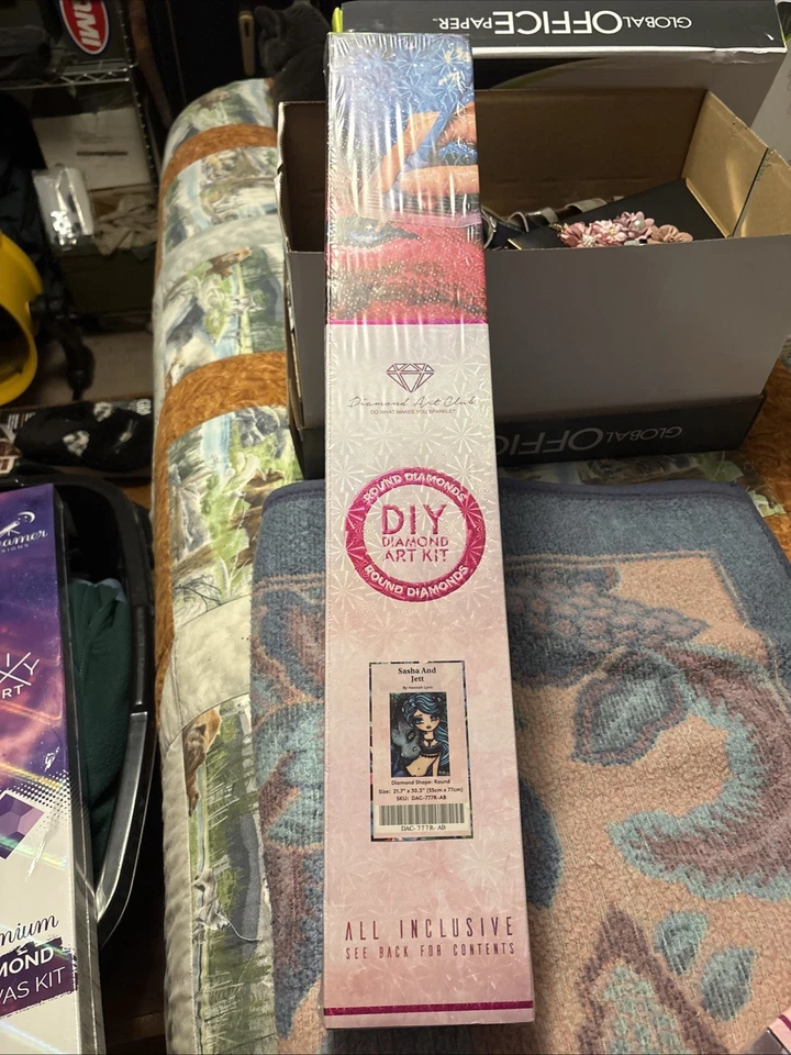 Diamond Art Club "Sasha And Jett" descontinuado por Hannah Lynn Foto 2 de 4