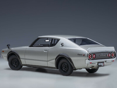 NISSAN SKYLINE 2000GT-R (KPGC110) RHD SILVER 1/18 MODEL CAR BY