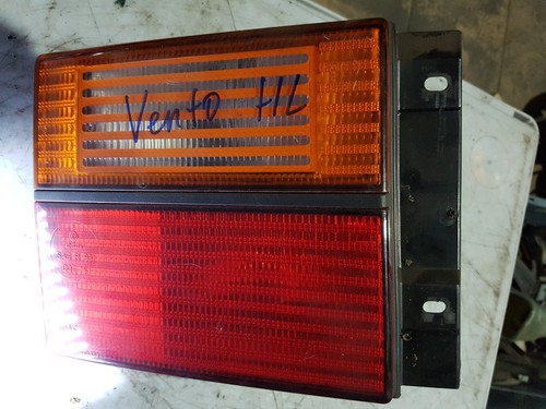 VW Vento Hella Rücklicht Rückleuchte Heckleuchte links Lampenträger 1H5945259