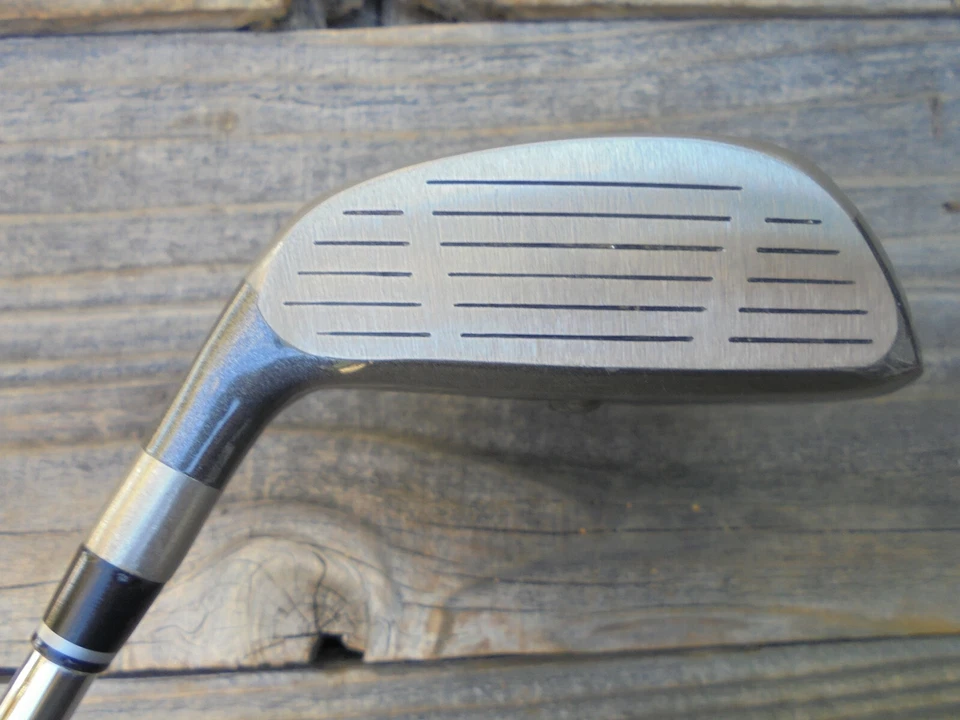 Club de Golf Cubic Balance Easy Air Titanio 18 Madera de Calle Mano Derecha Eje de Acero Foto 3 de 4