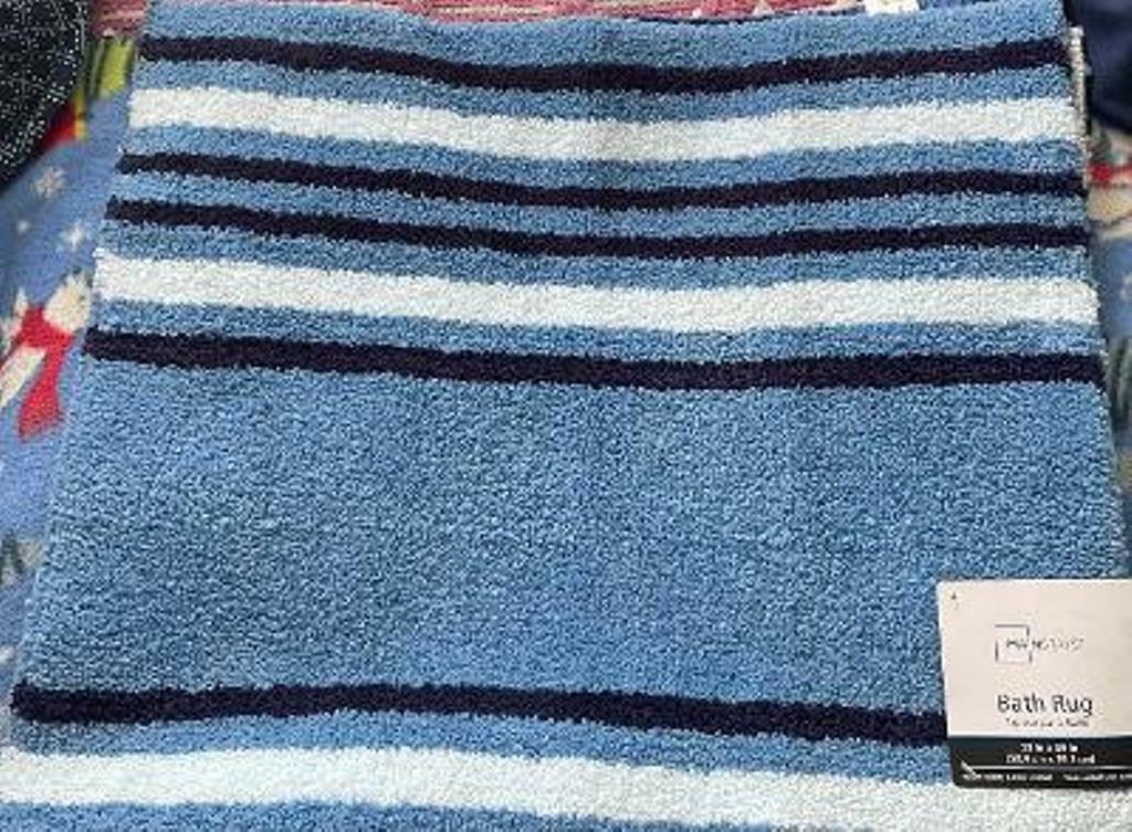 Mainstays Blue Striped Bath Rug Skid Resistant latex backing 23"x39