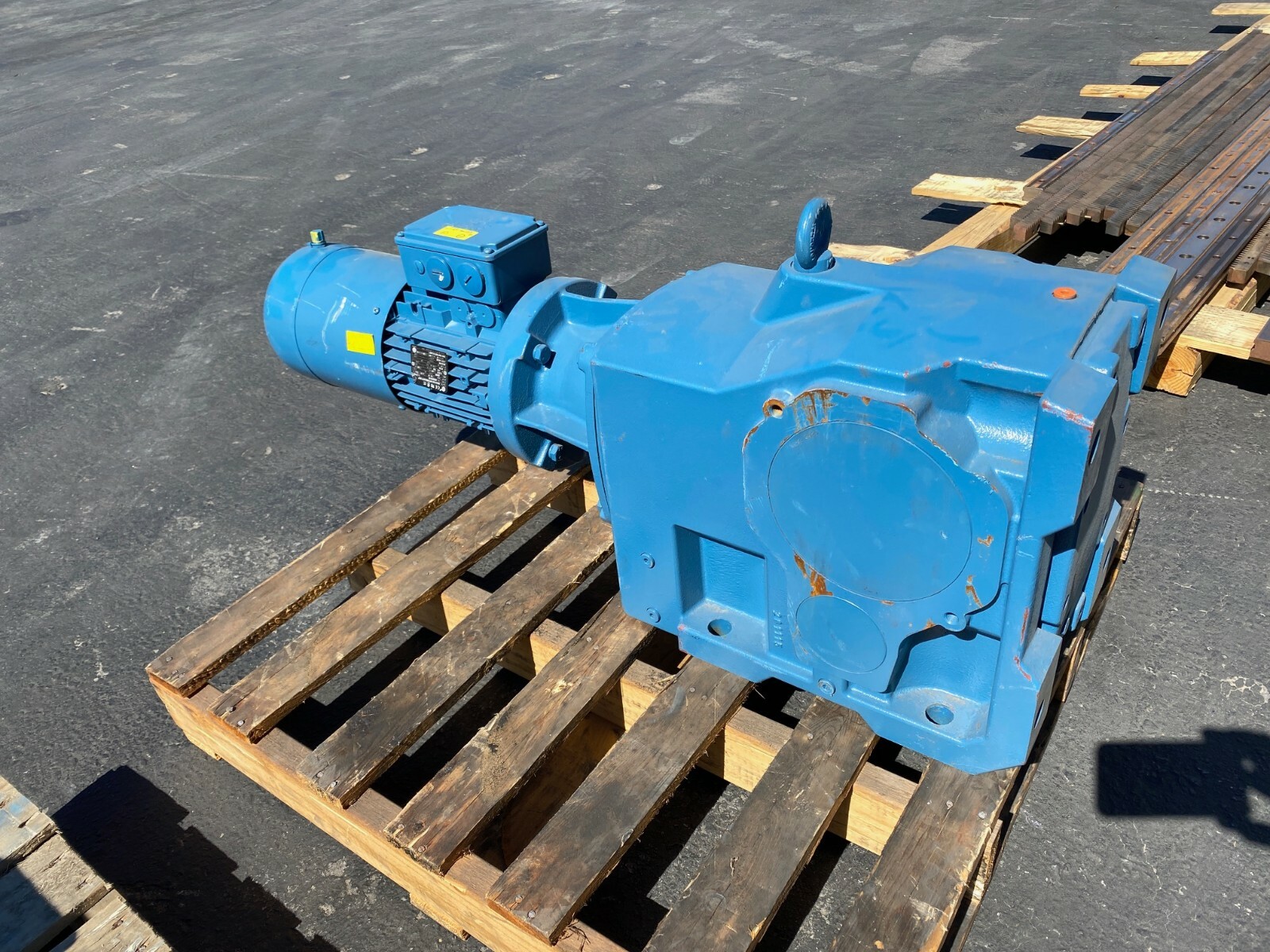 NORD GEAR BRAKE MOTOR TYPE SK100AH/4 WITH SK9052.1 N180TC NEW eBay