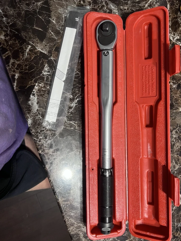 Llave dinamométrica micrométrica de accionamiento TEKTON 3/8 pulgadas (10-80 ft.-lb.) | 24330 Foto 3 de 4