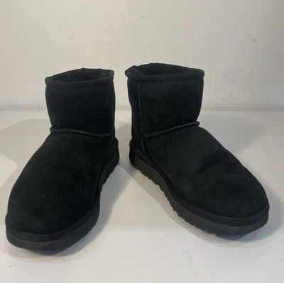 UGG Classic Mini