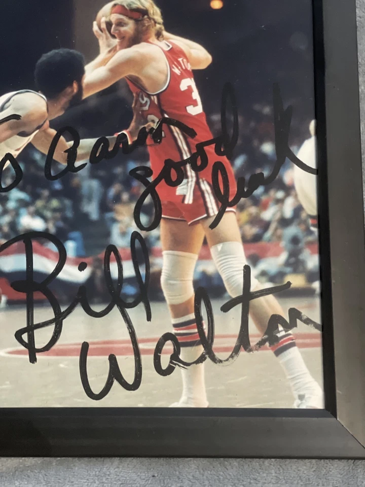 Foto enmarcada 8x10 firmada por Bill Walton de la corte NBA Portland Trail Blazers autógrafo Foto 2 de 2
