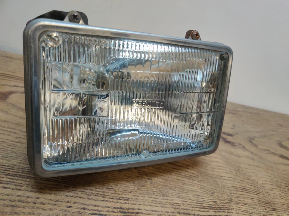 ? Faro Audi Coupe Tipo 81/85 VW Scirocco 53b LUZ General Electric 2A1 F22 Foto 3 de 4