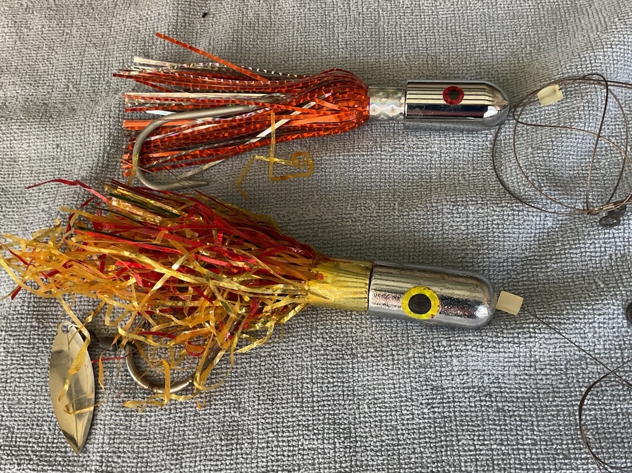 SALTWATER LURES AND THREE ARE DIASY CHAINED - Image 9
