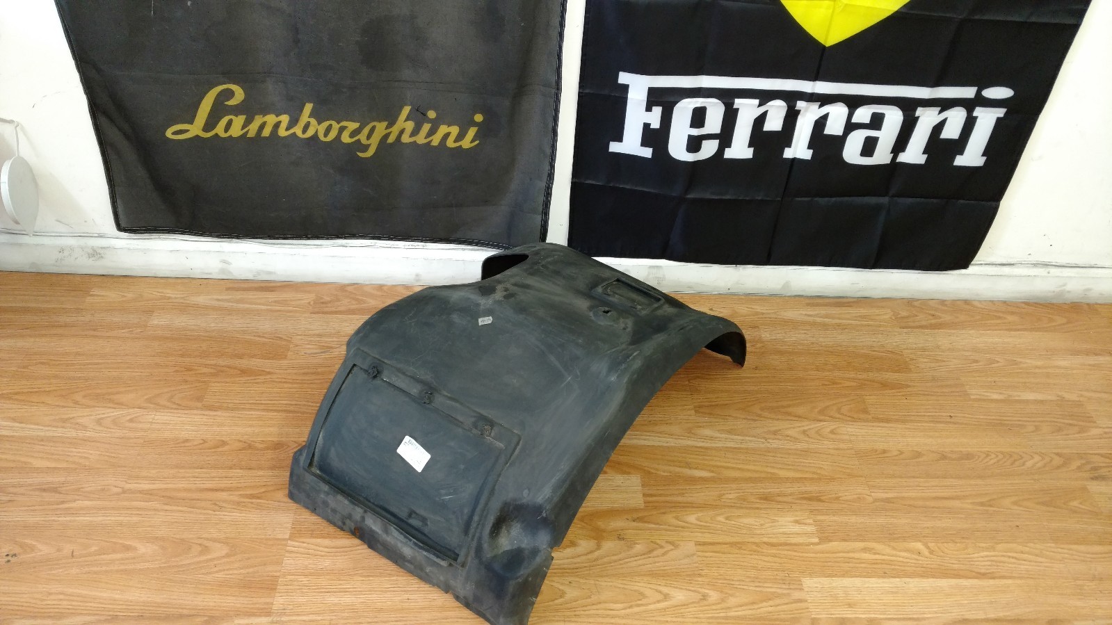 LAMBORGHINI MURCIELAGO LP640 670 FRONT LEFT UPPER WHEELHOUSE BOX OEM 410821177  