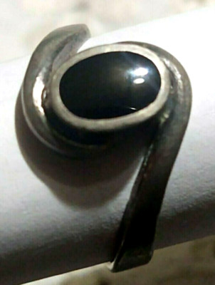 * Sterling Silver Marked .925 Oval Onyx Ring Sz 7 Artisan Crafted Jet Black VTG
