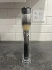 IT COSMETICS Heavenly Luxe Wand Ball Powder Brush #8 NEW IN TUBE