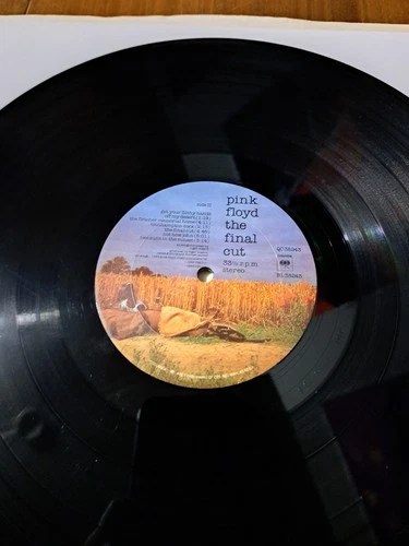 Pink Floyd- The Final Cut LP (with a replacement cover)  QC 38243
