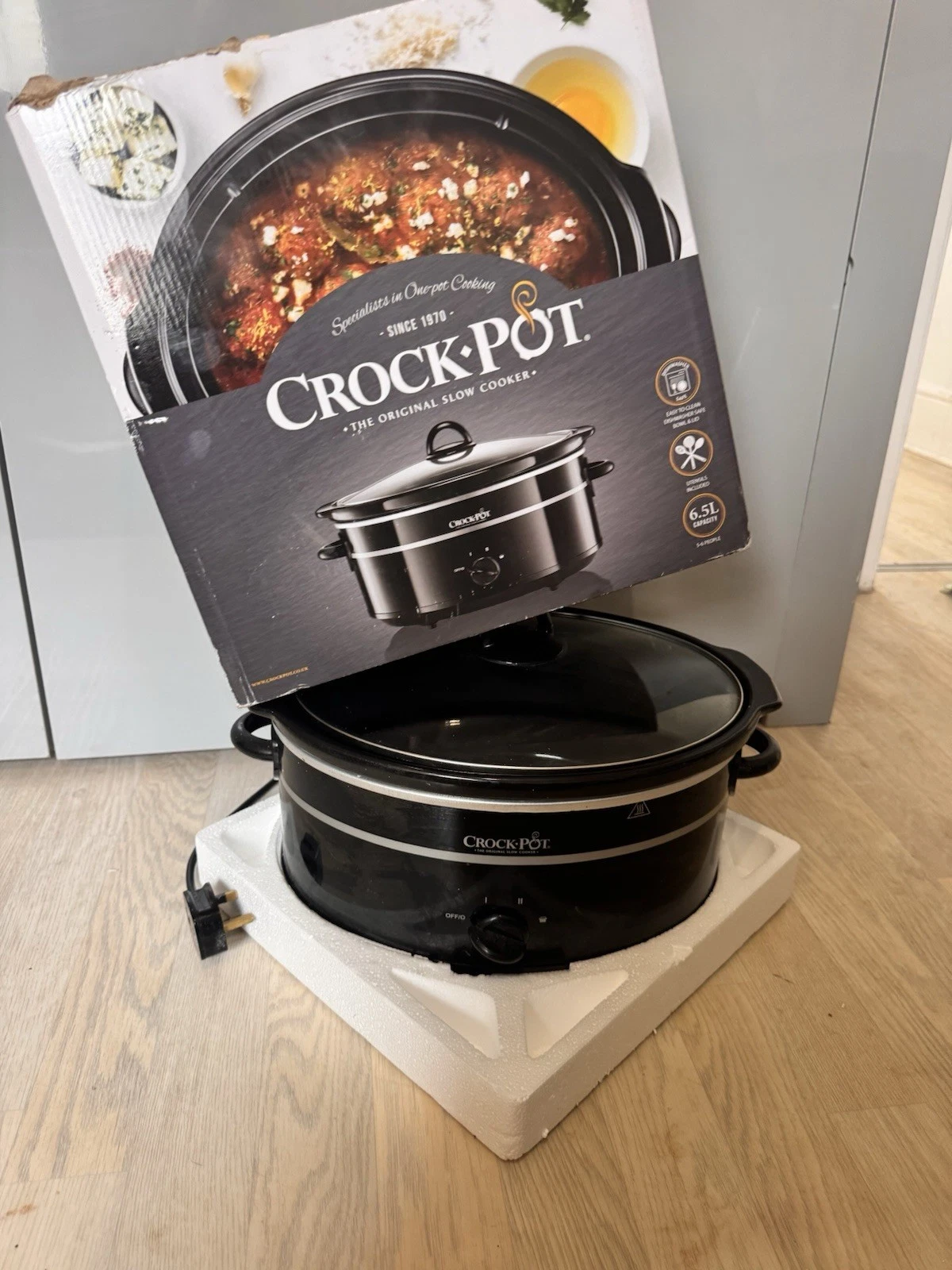 Crock Pot - 6.5L Slow Cooker 3 Heat Settings Large 6+ People Dishwasher Safe