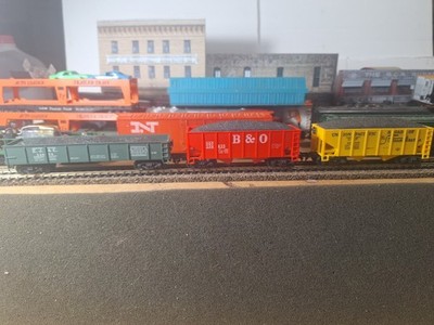 3 early Ho Lifelike Coal Cars