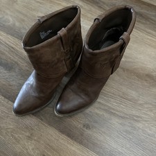 MIA Women's Tan Melrose Embroidered Ankle Cowboy Boots Size 7M