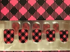 Red Aspen Press On PETITE Pink Black Keep It Plaid, Patsy 🩷🖤