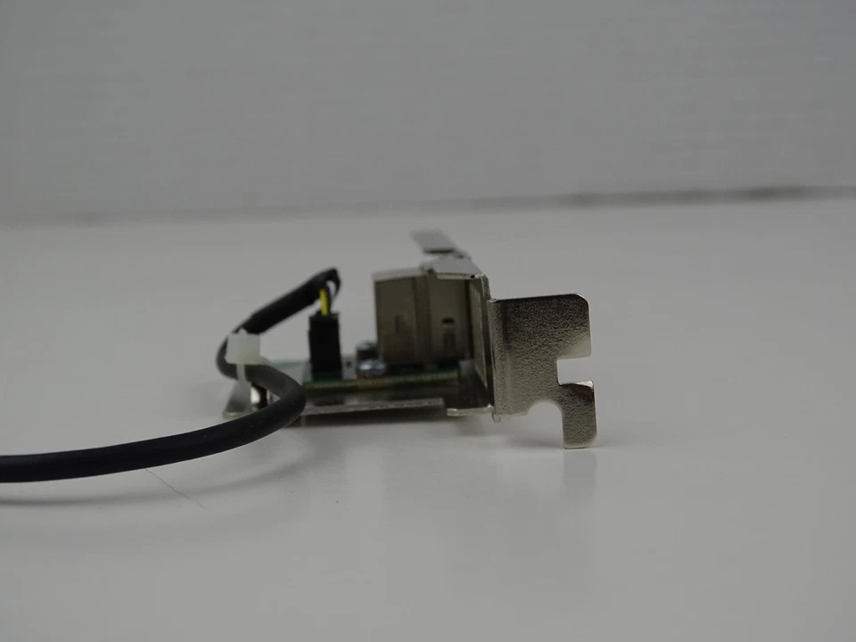 PNY NVIDIA 3-Pin Mini Stereo Connector P/N:699-50764-0000-001 930-50764-0000-000 — 第 4/4 张图片