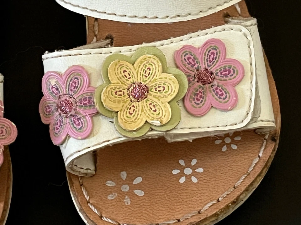 Teeny Toes Baby Girl's Size 3 Sandals 2 Strap Faux Leather Floral Applique White - Image 4 of 4