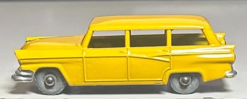 Matchbox Lesney #31 Yellow American Ford Station Wagon
