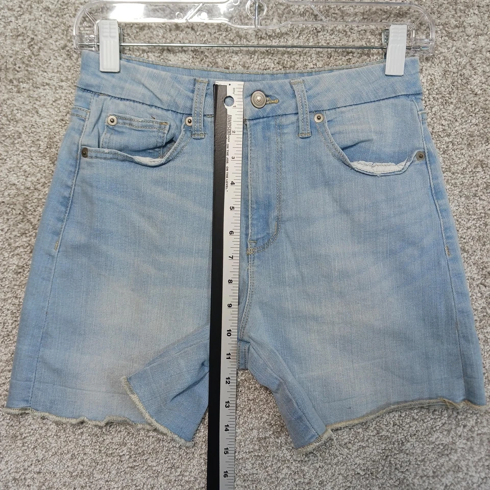 Pantalones Cortos Para Mujer No Boundaries 9 Azul Claro Denim Tiro Alto Dobladillo Crudo Elástico Jean Foto 4 de 4