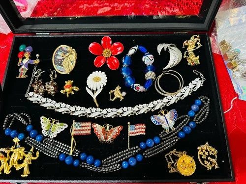 Vintage Lot Of 21 Costume Jewelry Pieces Red White & Blue Trifari+