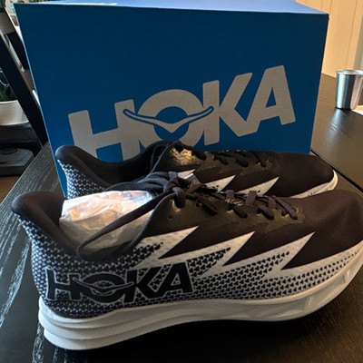 HOKA Crescendo MD Men s Track & Field Spikes Black/White 1134520-BWHT US Size 10