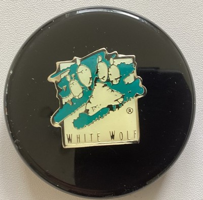 World of Darkness - Pin   /   WHITE   WOLF