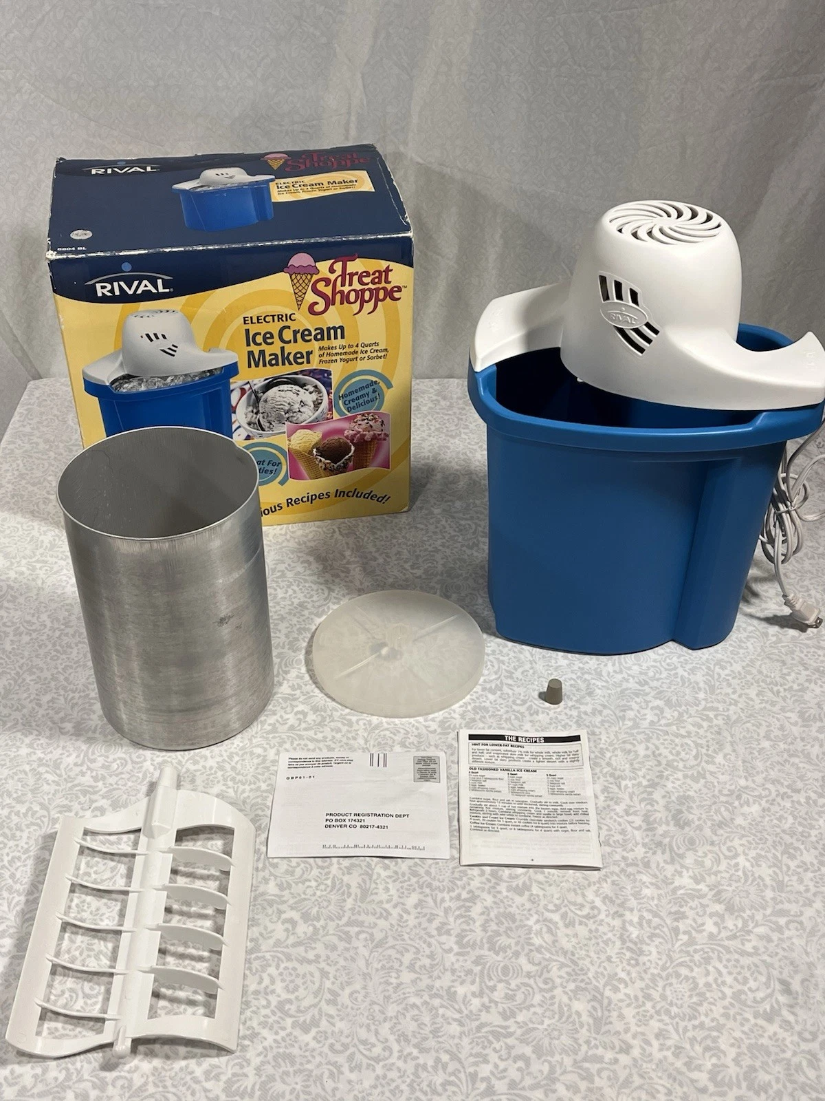 RIVAL 4 QT TREAT SHOPPE ELECTRIC ICE CREAM MAKER WITH MANUAL Y2K Blue Bucket
Opens in a new window o