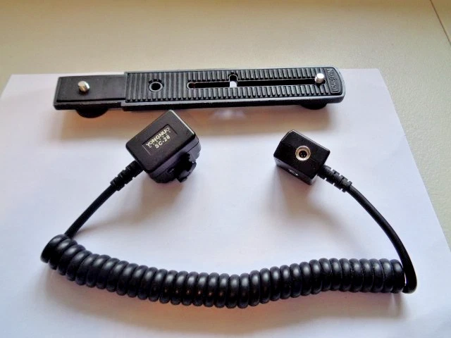 YONGNUO DIGITAL SC-28 CAMERA FLASH SYNC CORD With metal mount Used - Image 2 of 4